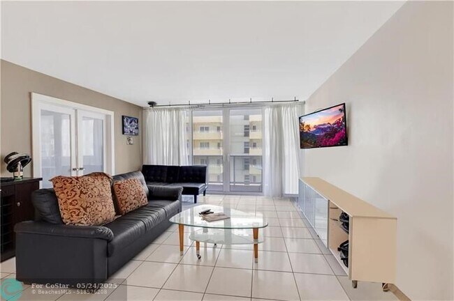 Foto del edificio - 3140 S Ocean Dr