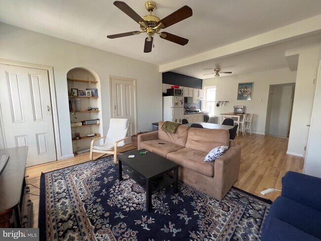 Foto del edificio - 2424 Poplar St