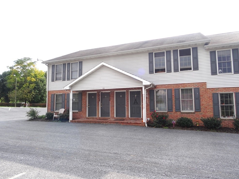 420 Cherry Dr, Womelsdorf, PA 19567 Room for Rent in Womelsdorf, PA