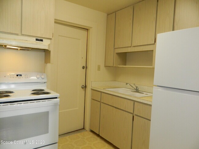 Building Photo - 803 Rockledge Dr