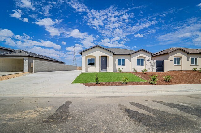 Building Photo - 5216 Hawkwatch Ln