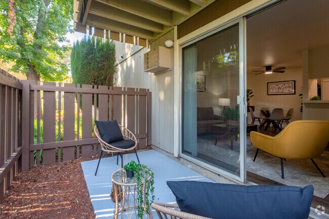 2 habitaciones, 2 baños, 820, patio - Almaden Terrace Apartment Homes