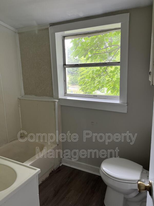 Building Photo - 1434 Thomason Ave
