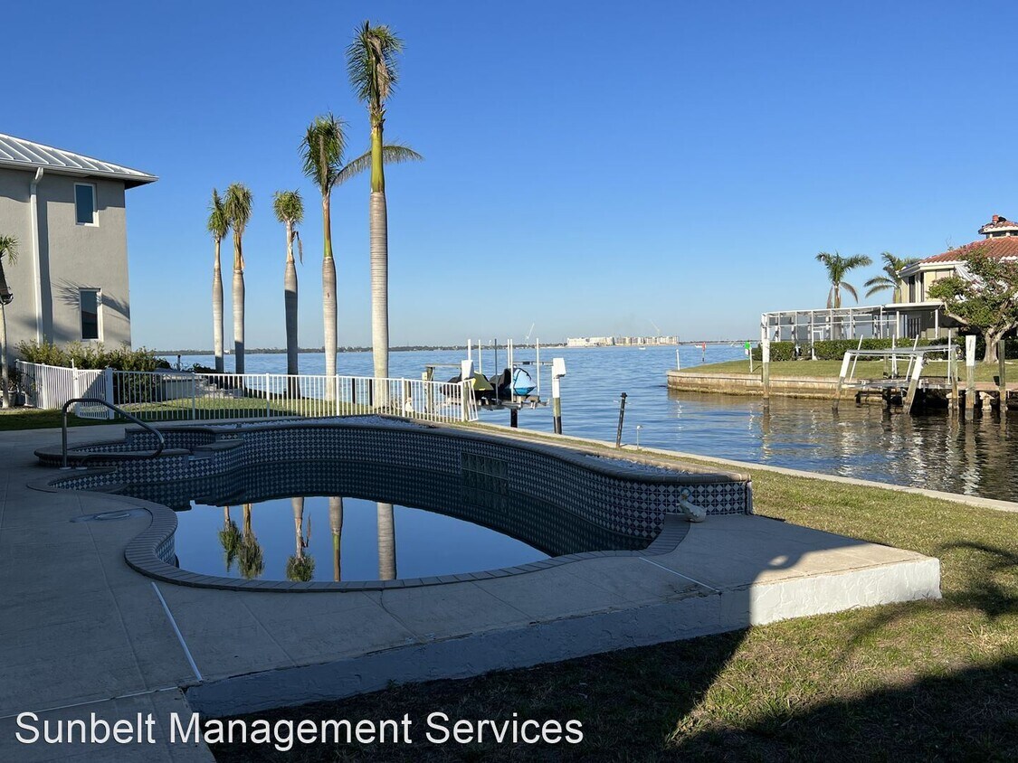 4 br, 3 bath House 10 Hibiscus Drive