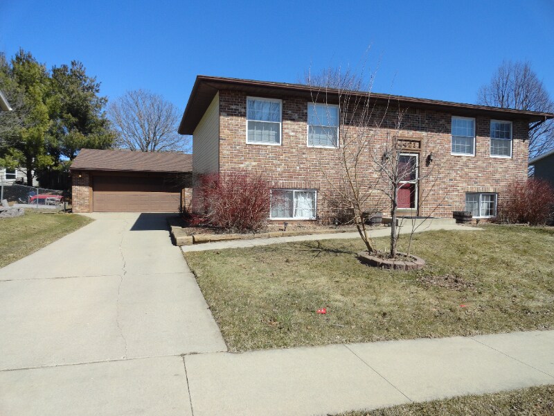 4421 Valley Dr NW, Rochester, MN 55901 House for Rent in Rochester