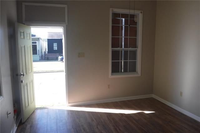 Primary Photo - 2825 Orleans Avenue - 1