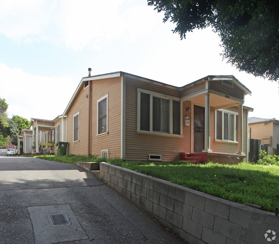 Primary Photo - 3224-3230 Verdugo Rd
