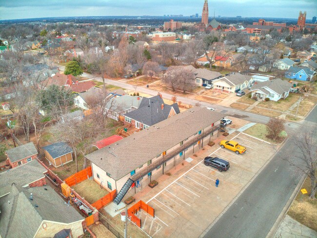 Building Photo - 2017 N Blackwelder Ave