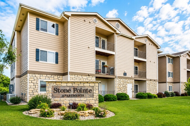 Building Photo - Stone Pointe Apartments