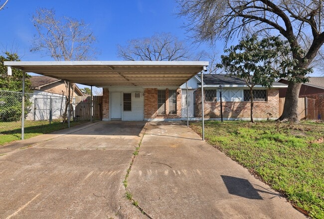 Building Photo - 9834 Denning Dr