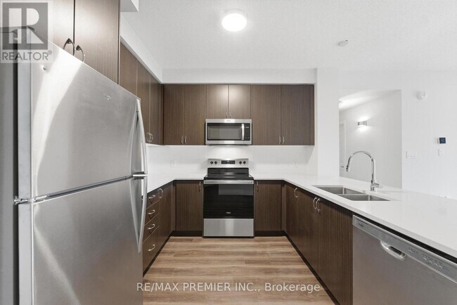 Photo du bâtiment - 6415 Regional Rd 25