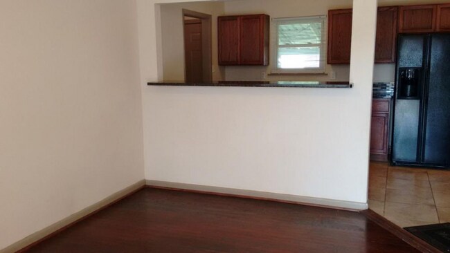 Foto del edificio - 724 W Ave E