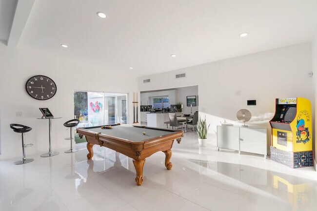 Foto del edificio - 20010 Highland Lakes Blvd