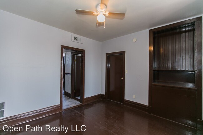 Building Photo - 2330 W 42nd St