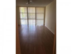 Building Photo - 1000 Parkview Dr