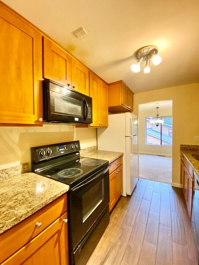 Building Photo - Great Condo For Rent