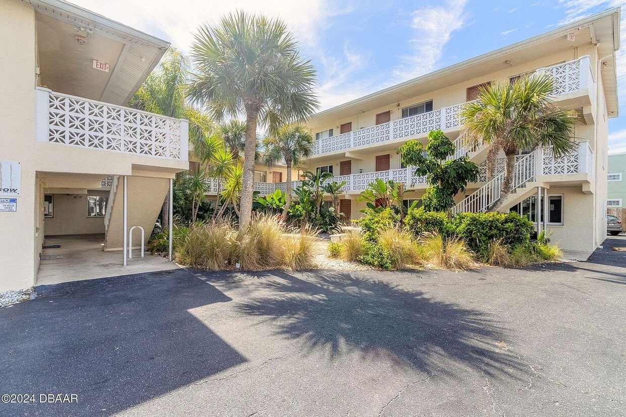 Primary Photo - 1 Bed 1 Bath Condo Beachside HUD VASH Sect...