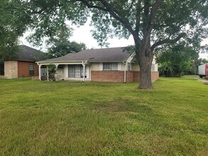 Building Photo - 5827 Reed Rd