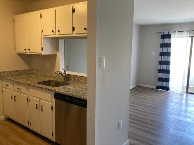 Building Photo - 2302 Adams Ct