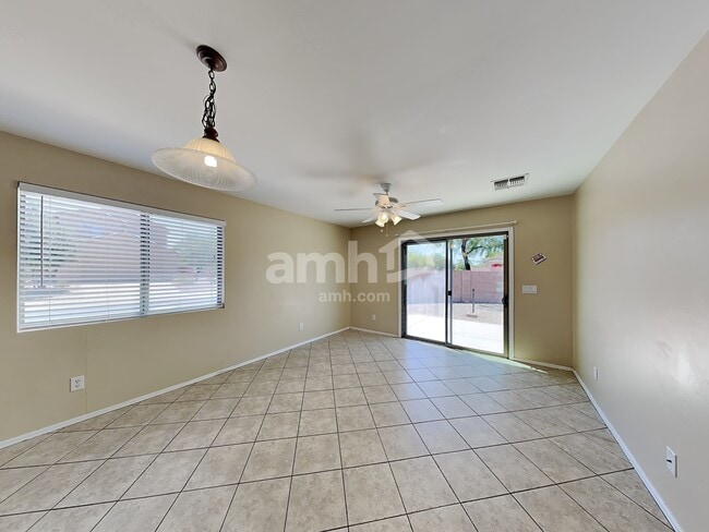 Building Photo - 641 W Flaming Arrow Dr