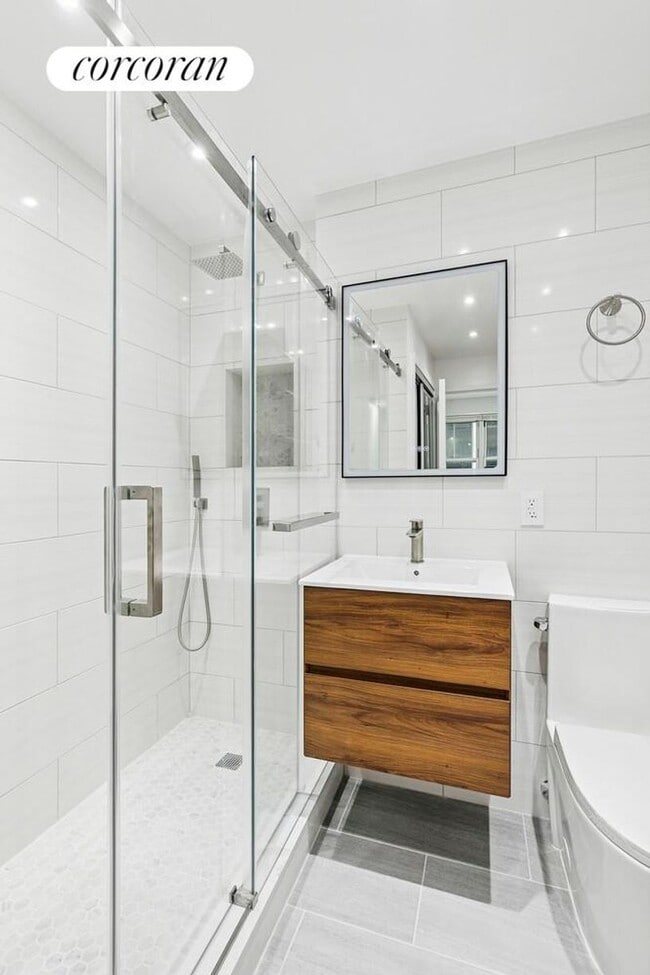 Foto del edificio - 77 W 55th St