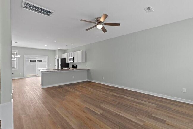 Building Photo - 605 Windsurfing Ln