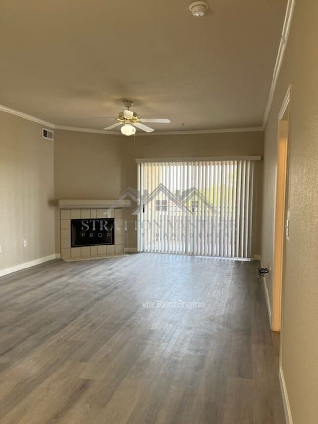 Building Photo - 5401 E Van Buren St