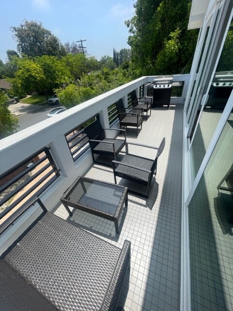 Balcony - 5815 Ranchito Ave