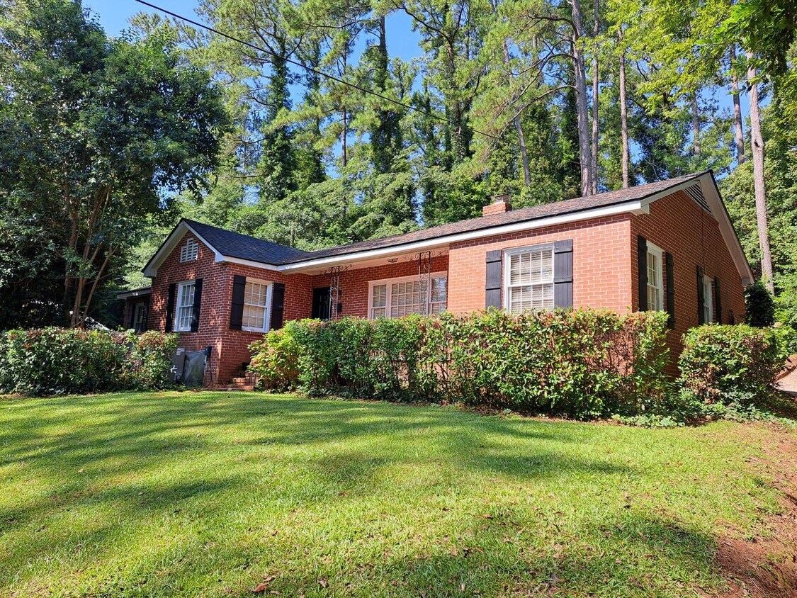 Primary Photo - 2162 General Winship Dr