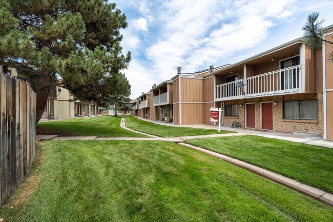 Foto del edificio - 2 bedroom 3 bath Updated townhome in Lakewood!