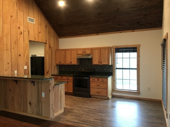 Building Photo - 5493 Mire Hwy