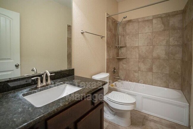 Foto del edificio - 3730 Ember Falls Ln