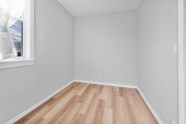 Foto del edificio - 3726 N Troy St