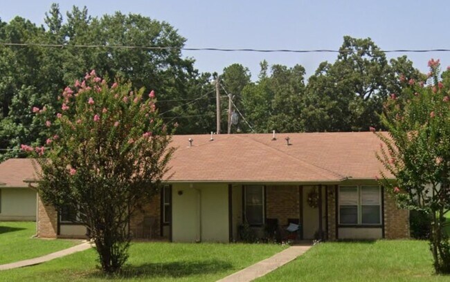 Foto del edificio - 1001 Lakeview Dr