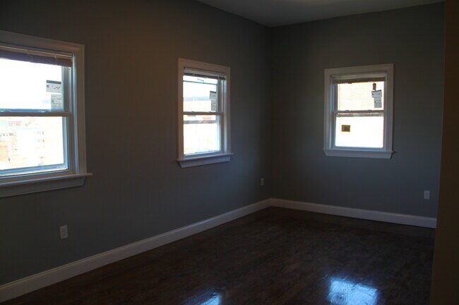 Foto del edificio - 3215 Washington St