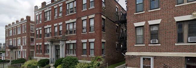 Building Photo - 47 Park Vale Ave