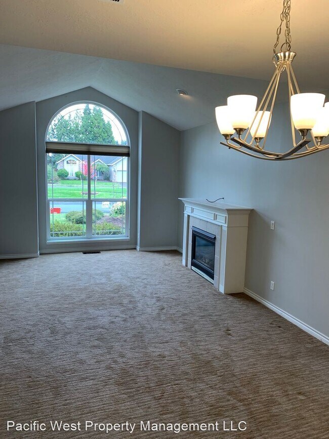 Foto del edificio - 3 br, 2 bath House - 783 Lakefair Circle N