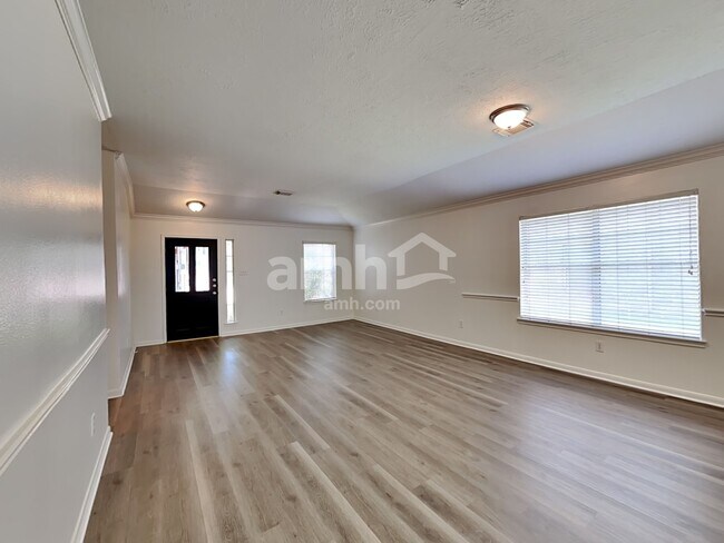 Foto del edificio - 3043 Crestbrook Bend Ln