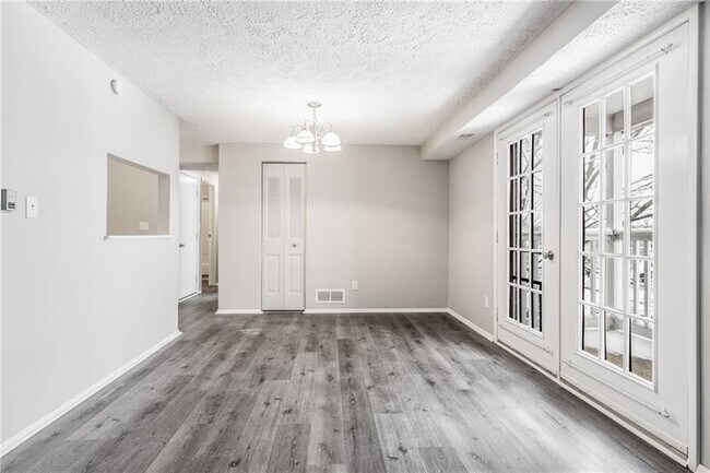 Building Photo - 977 Woodhollow Dr