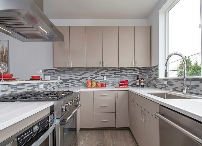 Foto del edificio - 7741 15th Ave NW