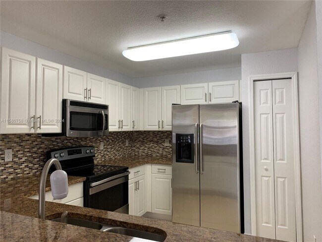Foto del edificio - 10902 NW 83rd St
