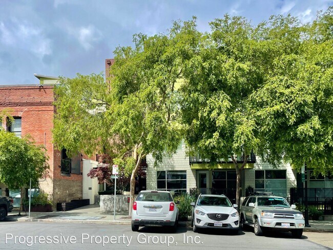 Building Photo - 1 br, 1.5 bath House - 989 20th Street (Es...