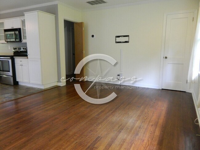 Building Photo - 1684 Cecilia Dr SE