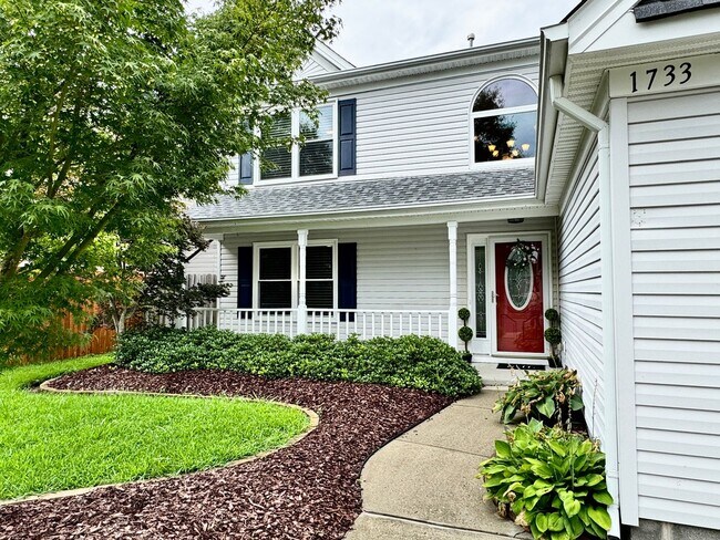Foto del edificio - Ready 06-25-26! 4-Bedroom Home in Ocean Lakes! Nearby Bases - Fenced Backyard - Attached Garage!