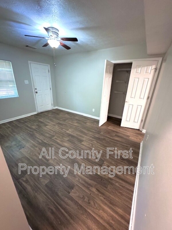 Foto del edificio - 927 Fortress Ave SW