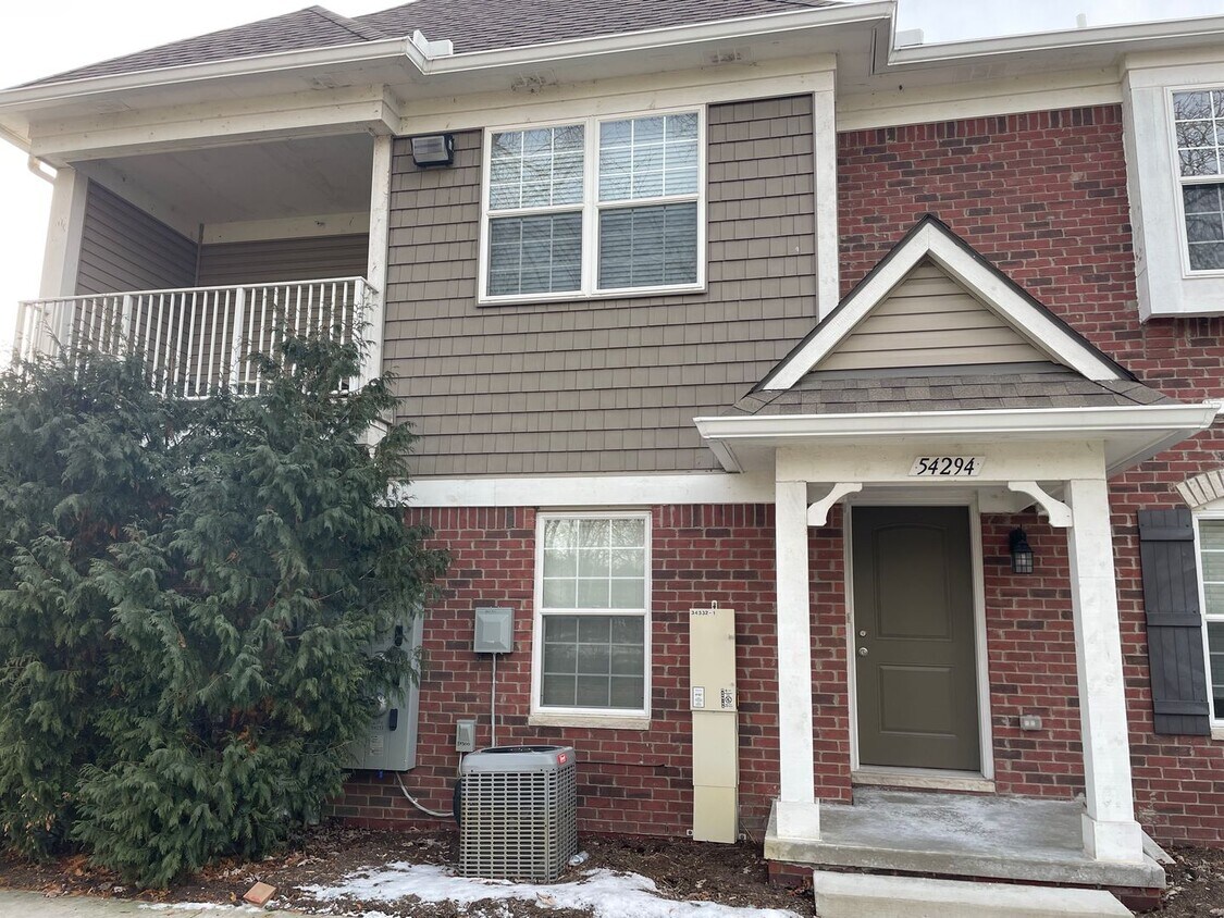 Foto principal - **SAVE $500 ON MAY MOVE-IN COSTS** Shelby ...