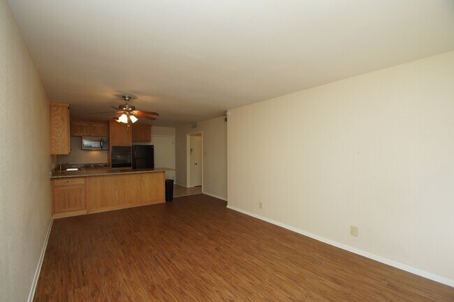 Foto del edificio - 601 W 11th St
