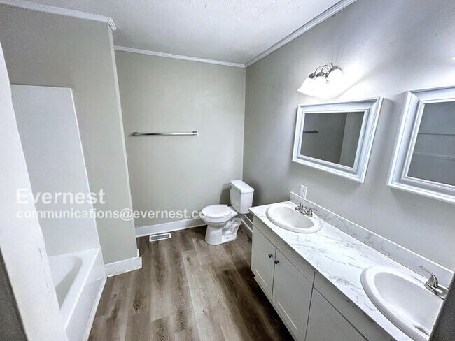 Foto del edificio - 1243 3rd Ave NW