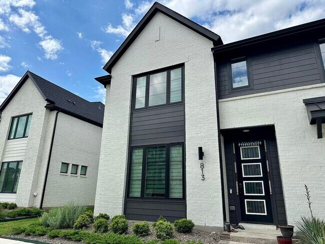 Foto del edificio - 813 Crystal Oak Ln