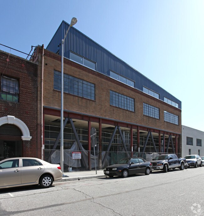 Building Photo - 116 S Hewitt St